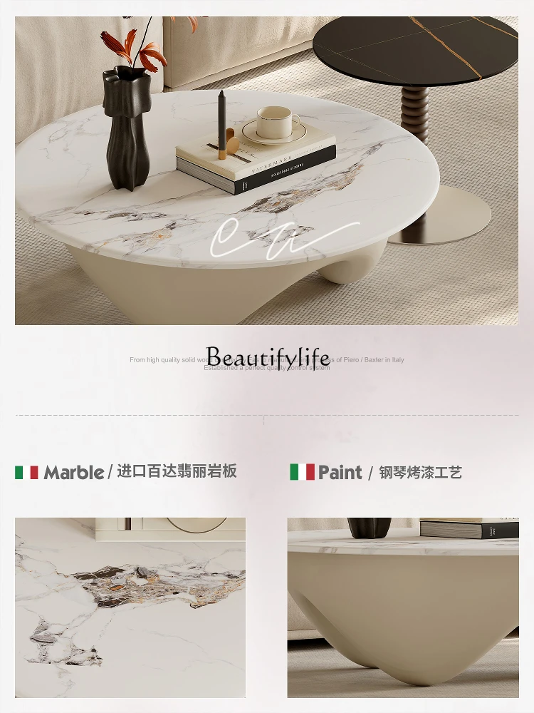 Moderne, schlichte Couchtischkombination aus Steinplatten