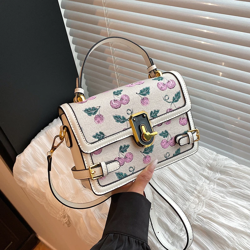

Premium Designer Crossbody Bag For Women, Leather Shoulder Messenger Handbag With Spacious Compartment, Elegant Look