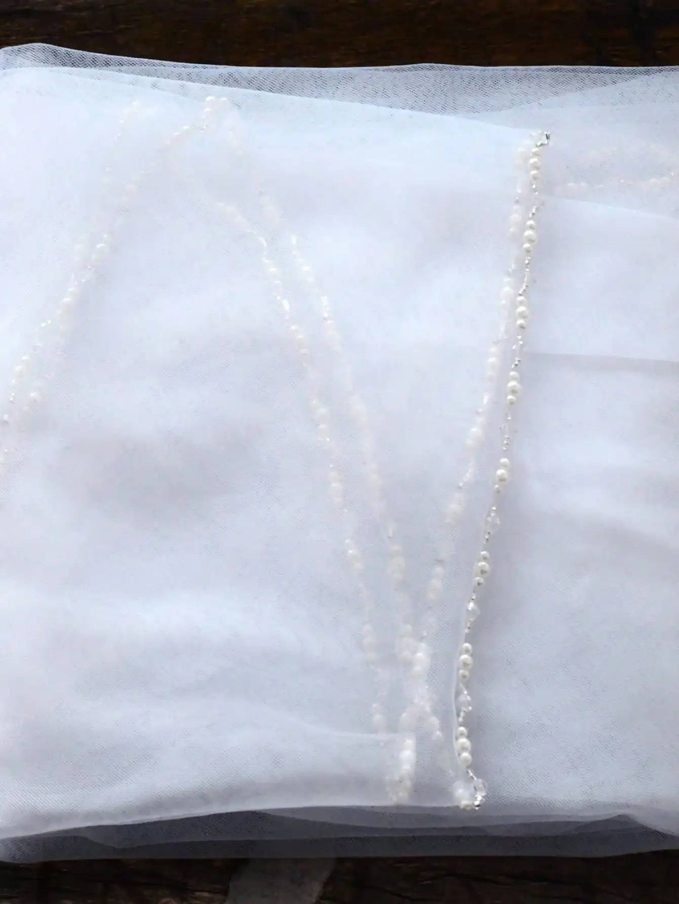 

1pc Handmade Crystal Beaded Edge Bridal Veil With Hair Comb, Suitable For Wedding, Party, Photography, Cathedral Length,