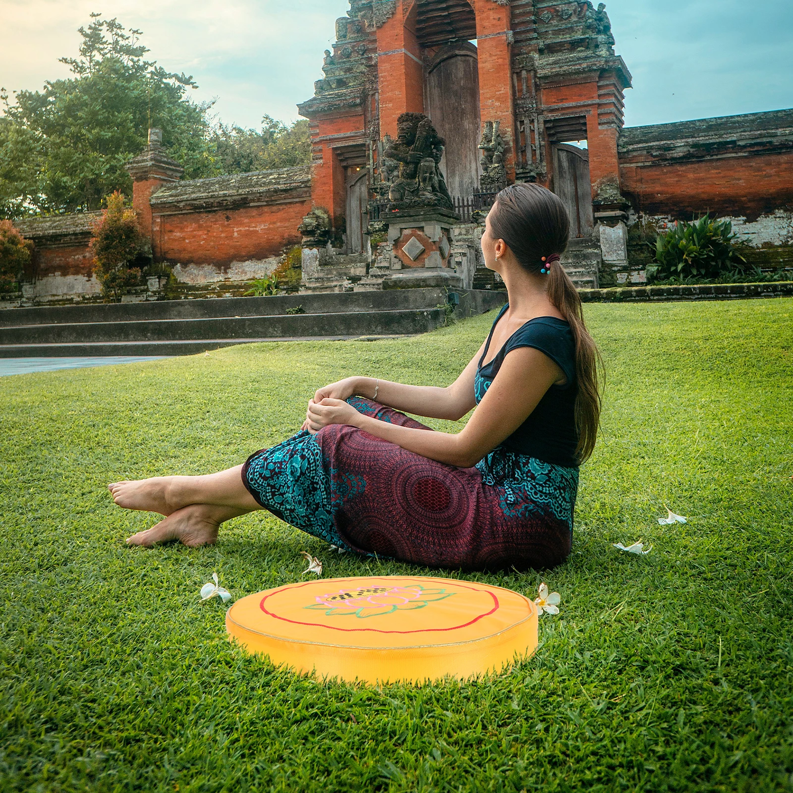 

1pc Round Meditation Seat Pillow Prayer Mat Floor Cushion Lotus Print Prayer Cushion Home Round Seat Mat For Ancestral Hall