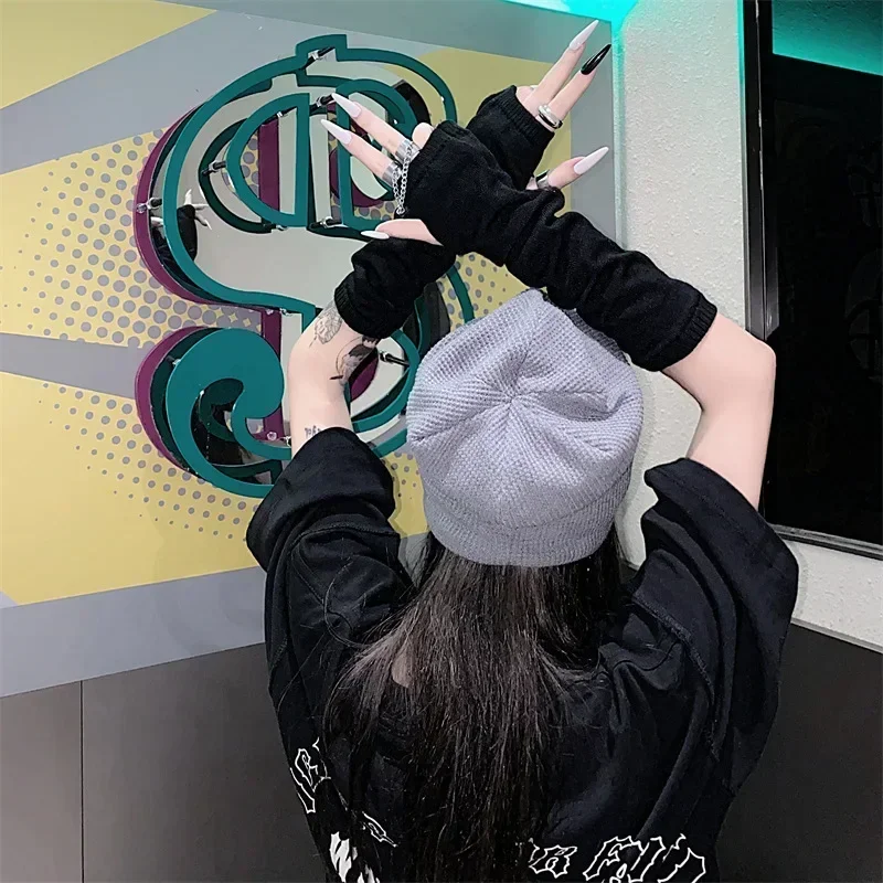2025 Harajuku Ins الأجهزة الطرفية العصرية مع قفازات الأكمام محبوكة نصف كم قطع المجوهرات الداكنة