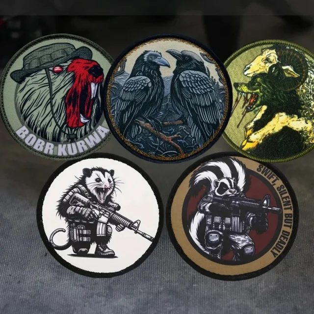 Taktyczne naszywki taktyczne „Wilk w owczyjym strój” Odznaka morale wrony wojskowej „Bobra” z nadrukiem Hook&loop Naklejki na czapki Chevron