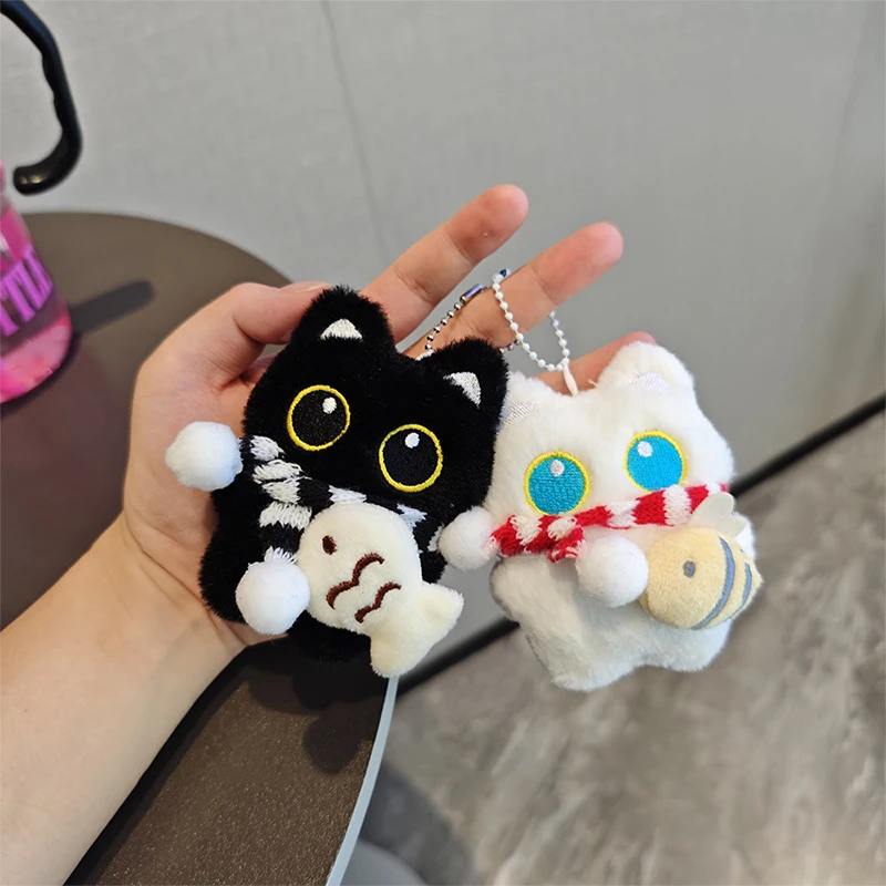 【السلام】صار لطيف أسود أبيض القط أفخم دمية قلادة المفاتيح عروسة كارتون لعبة قلادة كيرينغ حقيبة حلية هدية للأطفال