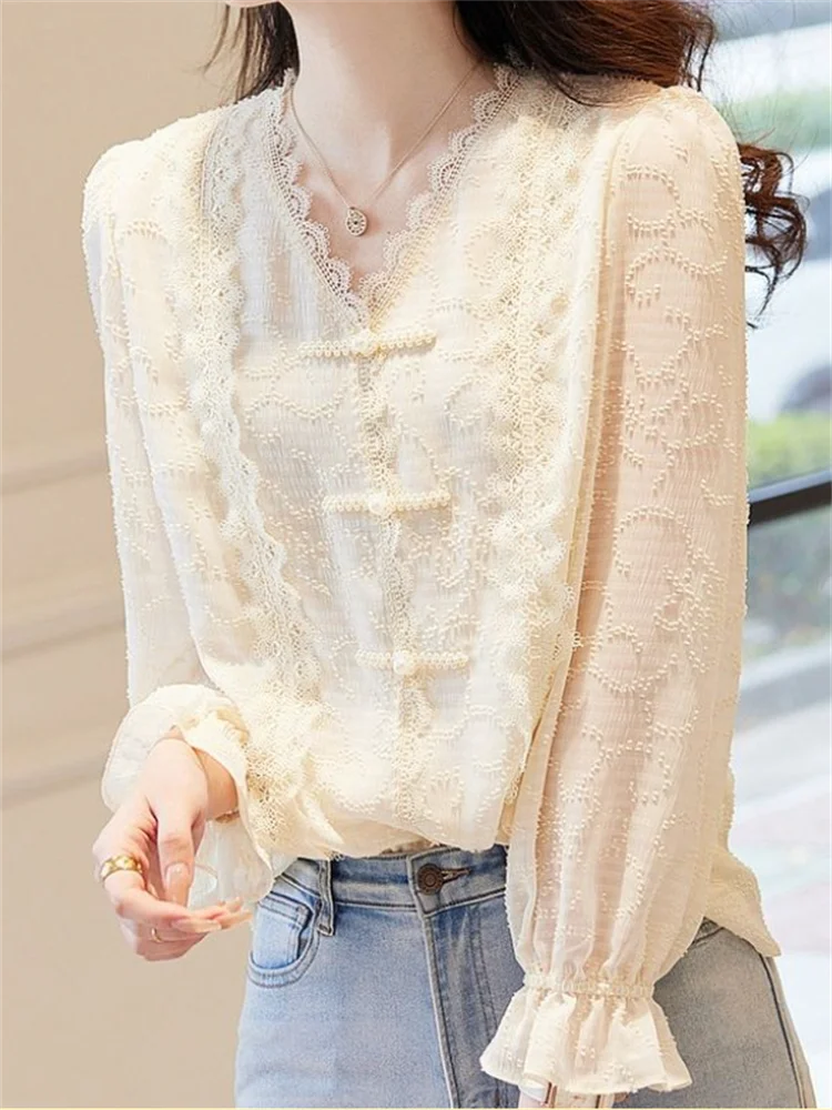 Vintage Blouses Women Loose Shirts Casual Blouse Spring Summer Chinese Style Shirt Elegantt Vneck Top Retro Lace Female Shirt