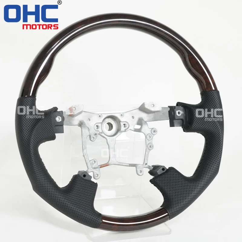 For Toyota Crown 10-12  Cross-border modification of the steering wheel, featuring a four-spoke design with peach wood accents