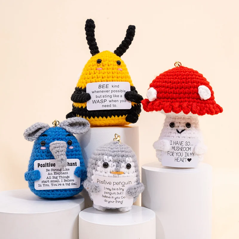 Handgemaakte gehaakte kleine bedels: sleutelhanger, tas hanger, telefoon sleutelhanger, autosleutel accessoire, rugzak pluche pop - schattig gebreid