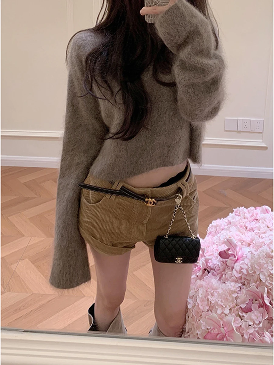 RORORIRI Corduroy Shorts Women Retro Khaki Low Waist Casual Short Pants Slim Fit Booty Shorts Party Club Mini Shorts Winter Wear