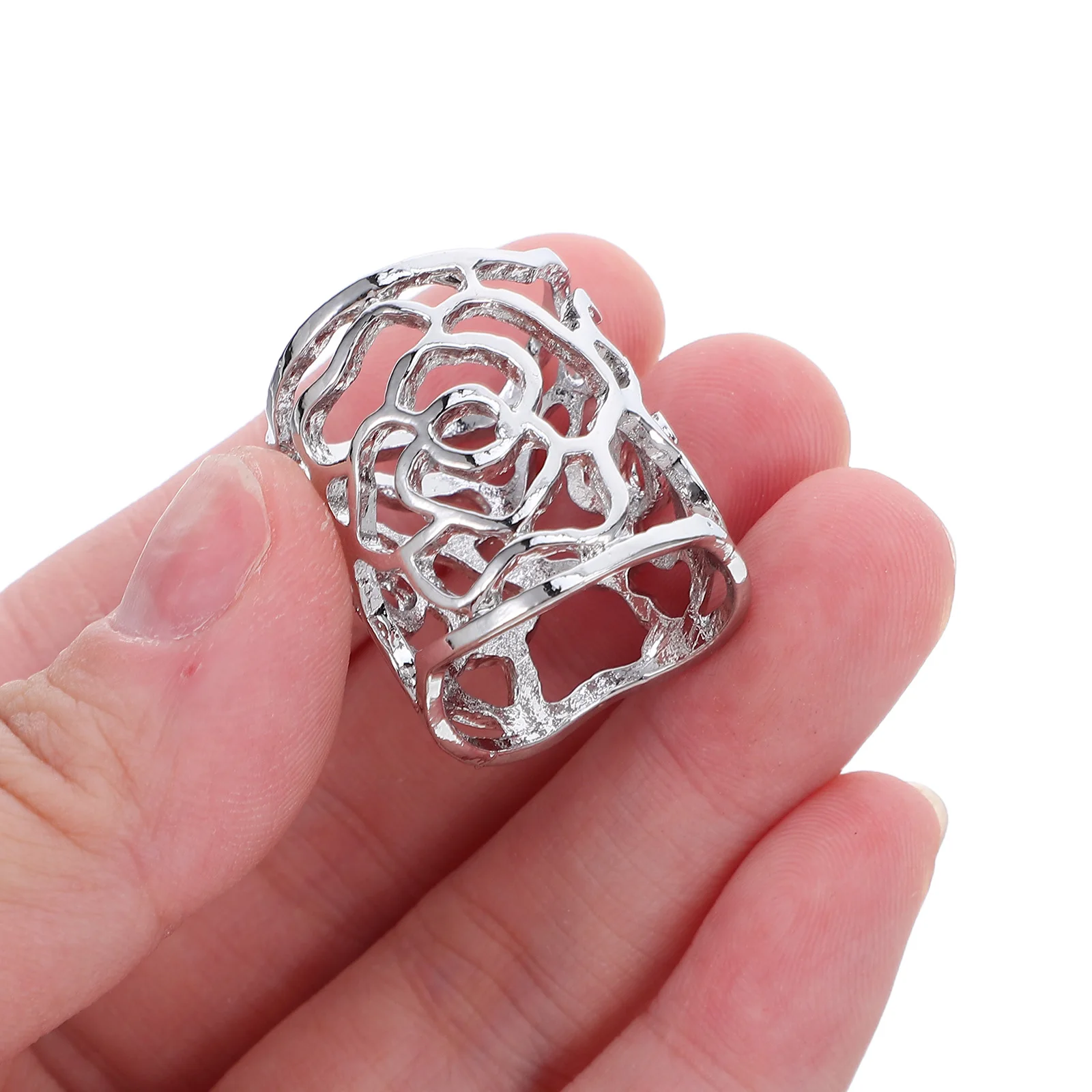 

Hollow Rose Scarf Ring Buckle Slide Tube Jewelry Gift Box for Women Girls Silver Scarf Decoration Clip Fashion Accessory