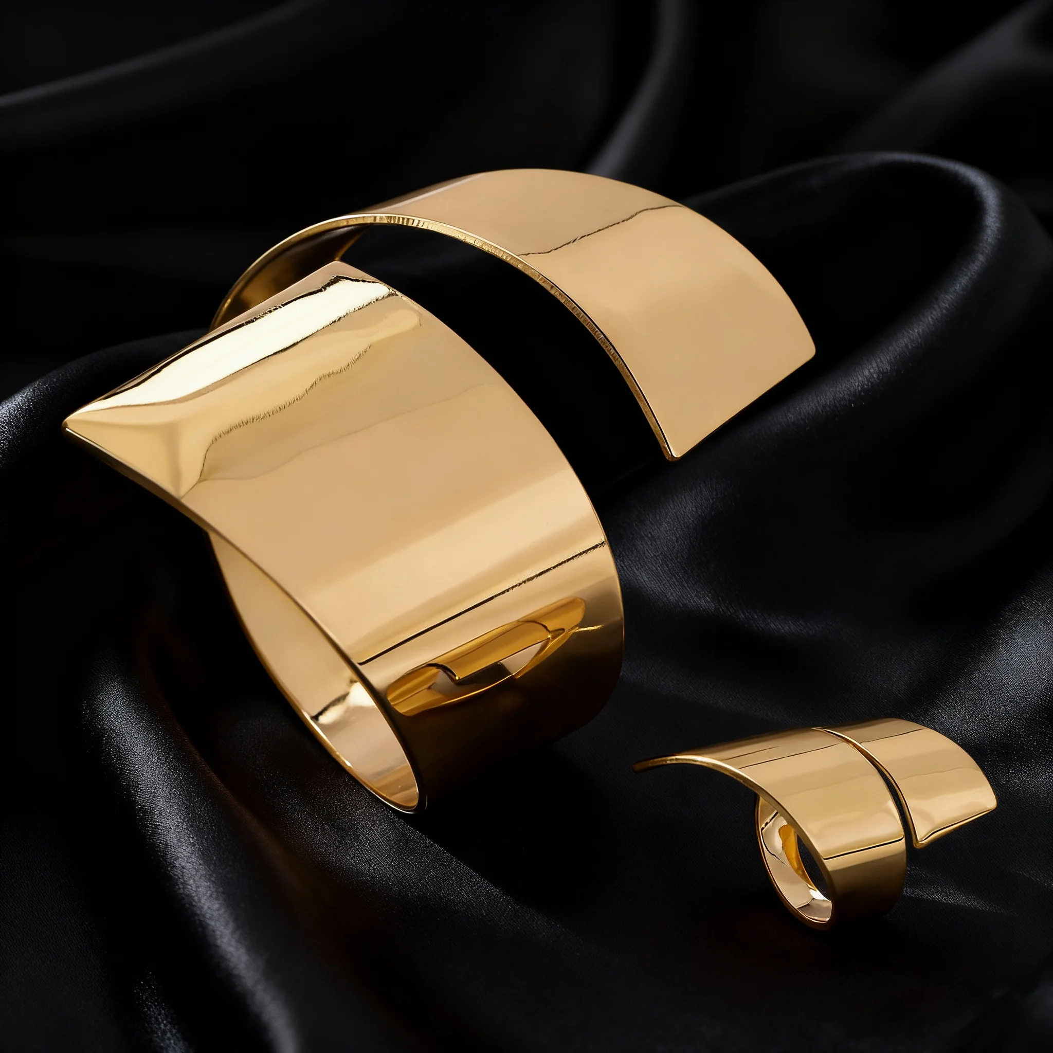 2pcs Elegant Bold Oversized Geometric Set Opening Bangle for Women Golden Ring Wide Face Bracelet Ladies Fashion Party Gift