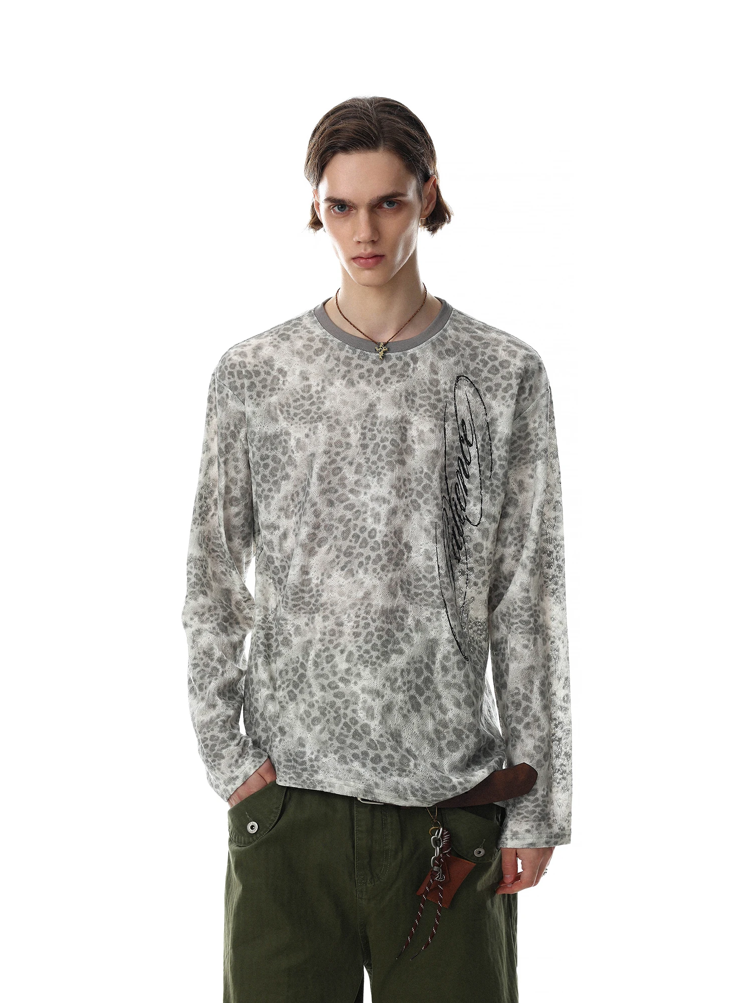 MRNEARLY American Street Style Loose Fit Long Sleeve T-Shirt for Men with Grey Leopard Print Lettering Couple's Fashion Autum...