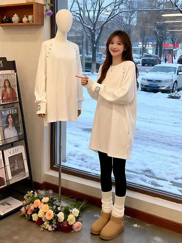 

Свободная белая футболка средней длины для женщин больших размеров, прикрывающая бедра, в японском стиле, вязаная, с длинными рукавами