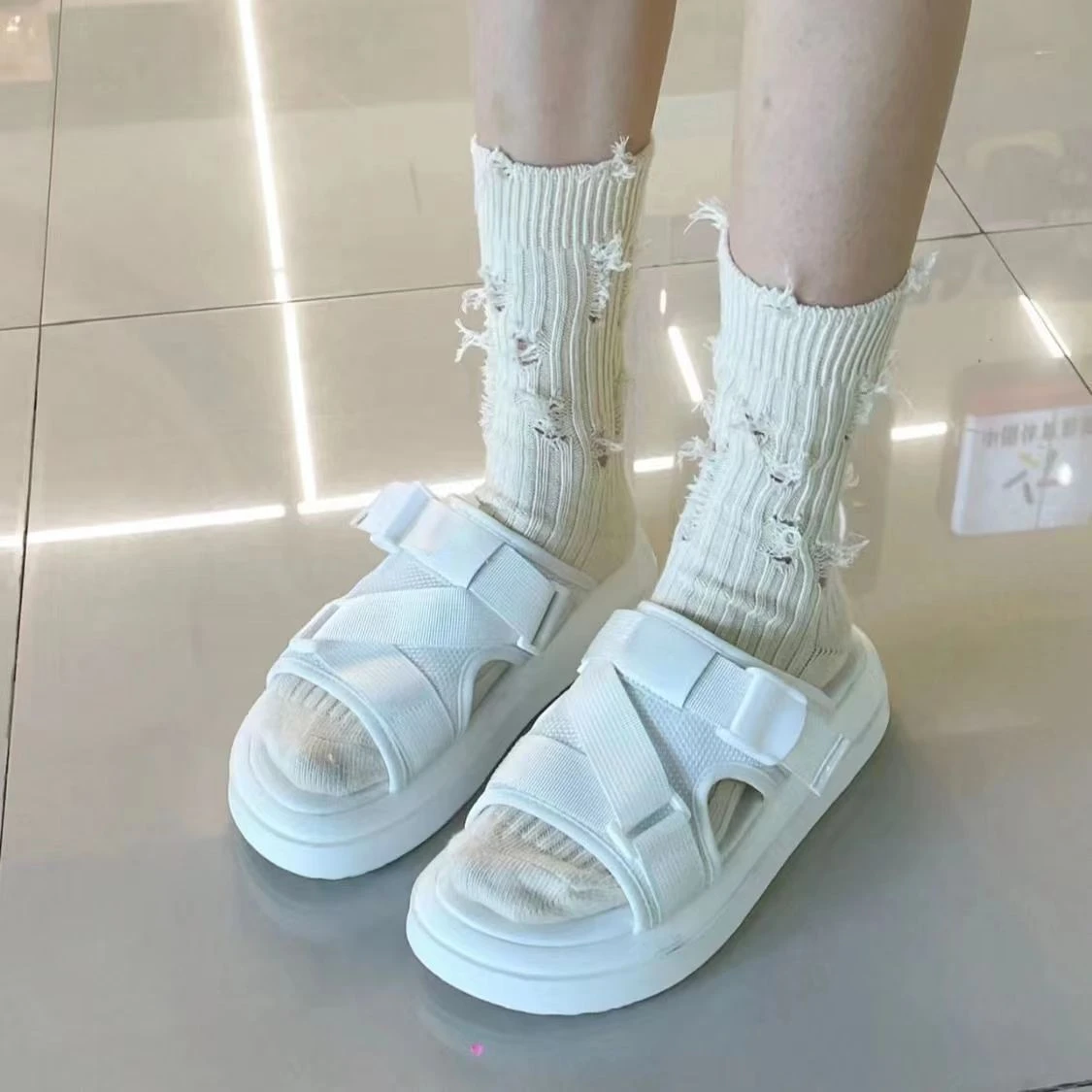 

Women's Solid Harajuku Hip-Hop Skateboard Cotton Socks with Broken Hole Design Medium Tube Knitted Trendy Street Stocking