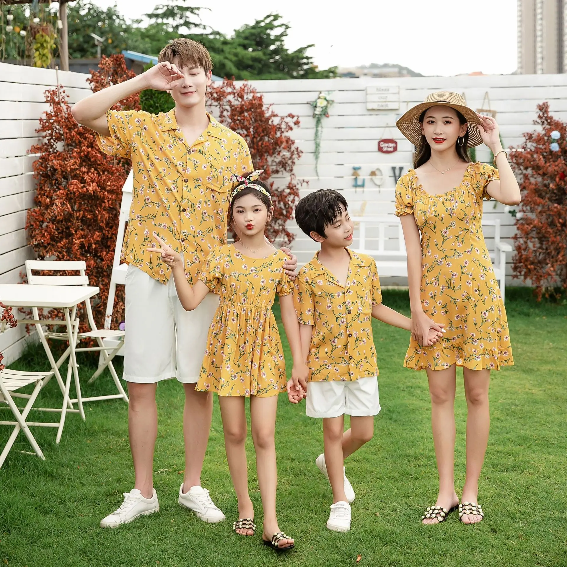 

Family Look Vacation Clothing Father and Son Baby Beach Shirts Sets Mother Daughter Yellow Floral Dress Parent Child Clothes Set