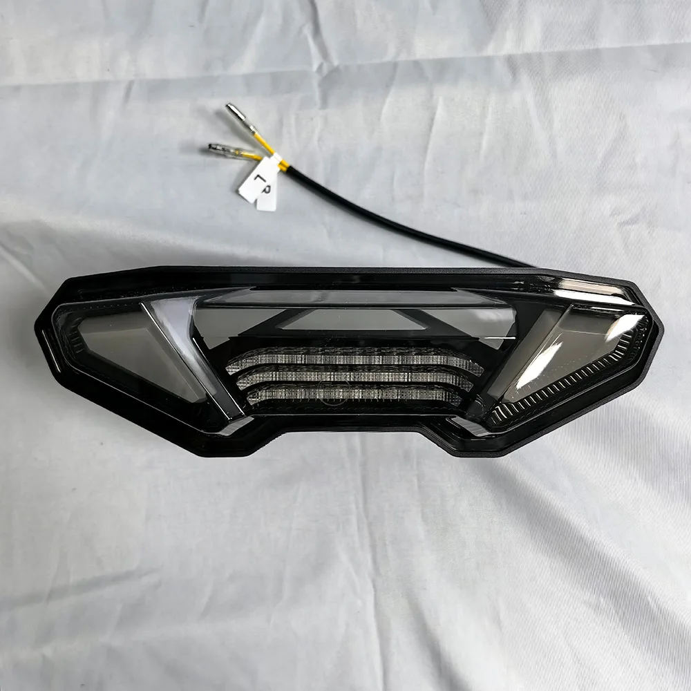 E24 For Yamaha FZ FJ MT 09 Tracer 900 GT MT 10 FZ 10 14-21 LED Taillight Brake Turn Signal Lamp Motorcycle Light 1RC-84700-01-00 - view 2
