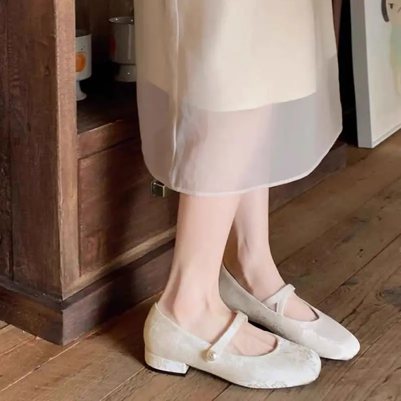 Female French square toe strap fashion versatile women's shoes 2024 spring/summer new Ladies minimalist style low heel shoes