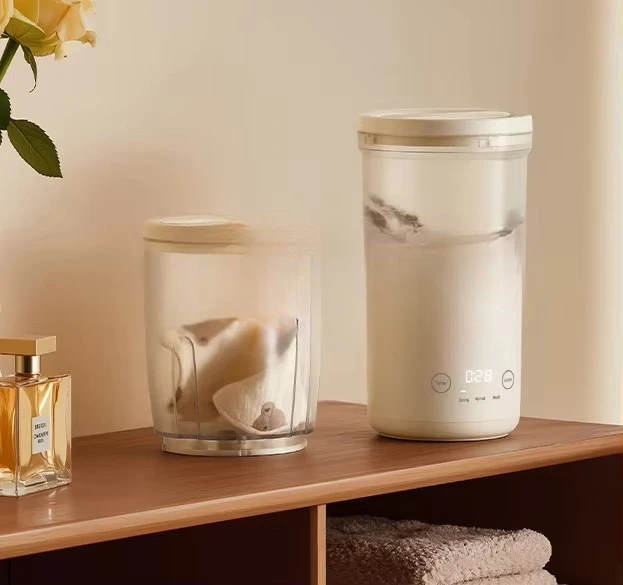 

The new 1.6-liter portable mini washing machine, 7.4 volts electric, is perfect for underwear and socks