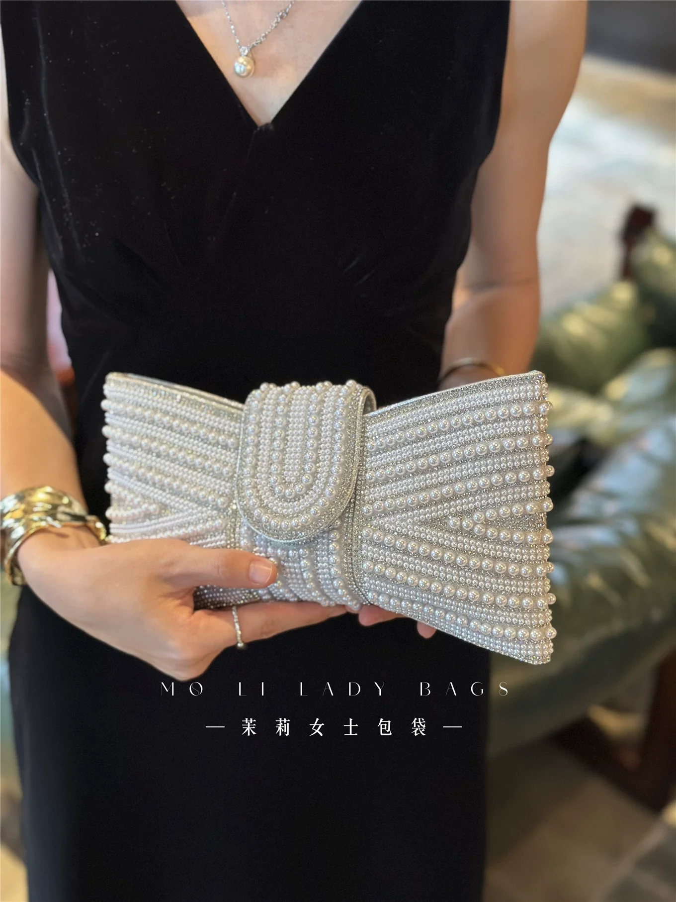Pearl Beaded Bow Knot Clutch Purse Glitter Shiny Evening Bag Luxury Fashion Women Handbag Wedding Party Banquet Bag Shoulder Bag