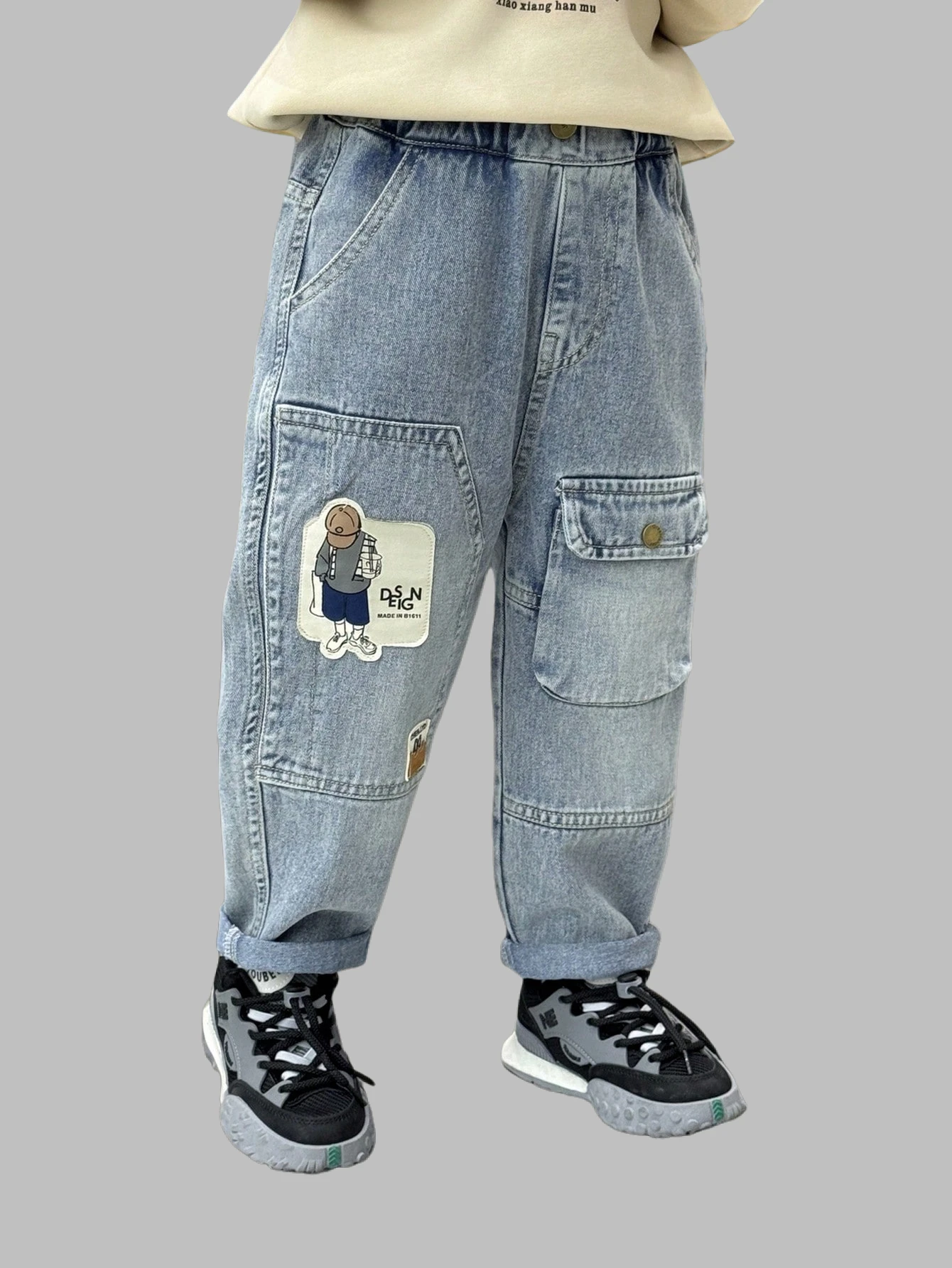 Boys' and teenagers' spring loose-fitting workwear jeans, suitable for daily wear, school, leisure, and outdoor activities