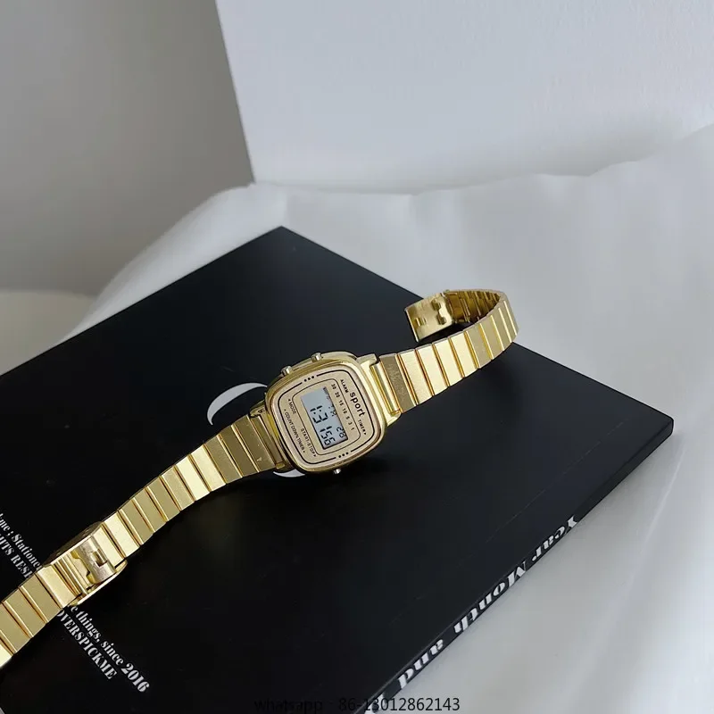 

Маленькие квадратные часы в стиле ретро, нишевые квадратные электронные часы