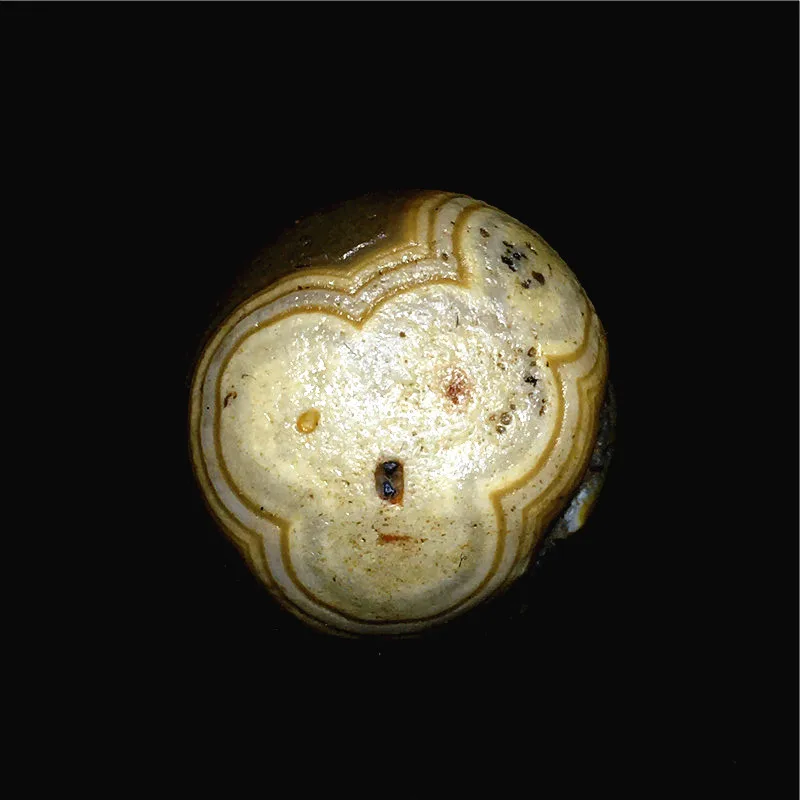 Natural Rare Stone Alashan Gobi Yellow or Old Skin Eye Agate for Palm Handle Play Gobi Mineral Crystals Beads for Jewelry Making