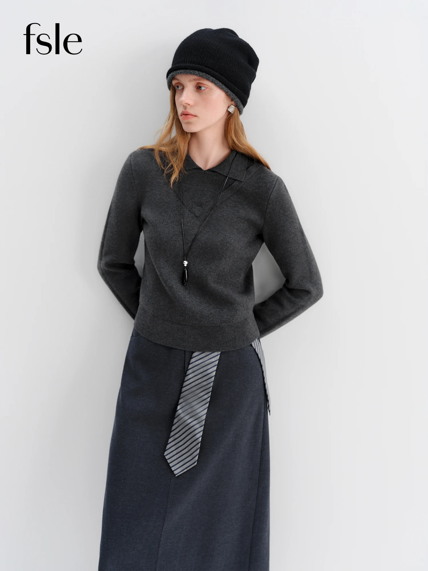 

FSLE поддельный двухсекционный вязаный свитер с отложным воротником, темпераментный женский свитер, зима 2025, новый стиль, облегающие повседневные тонкие топы