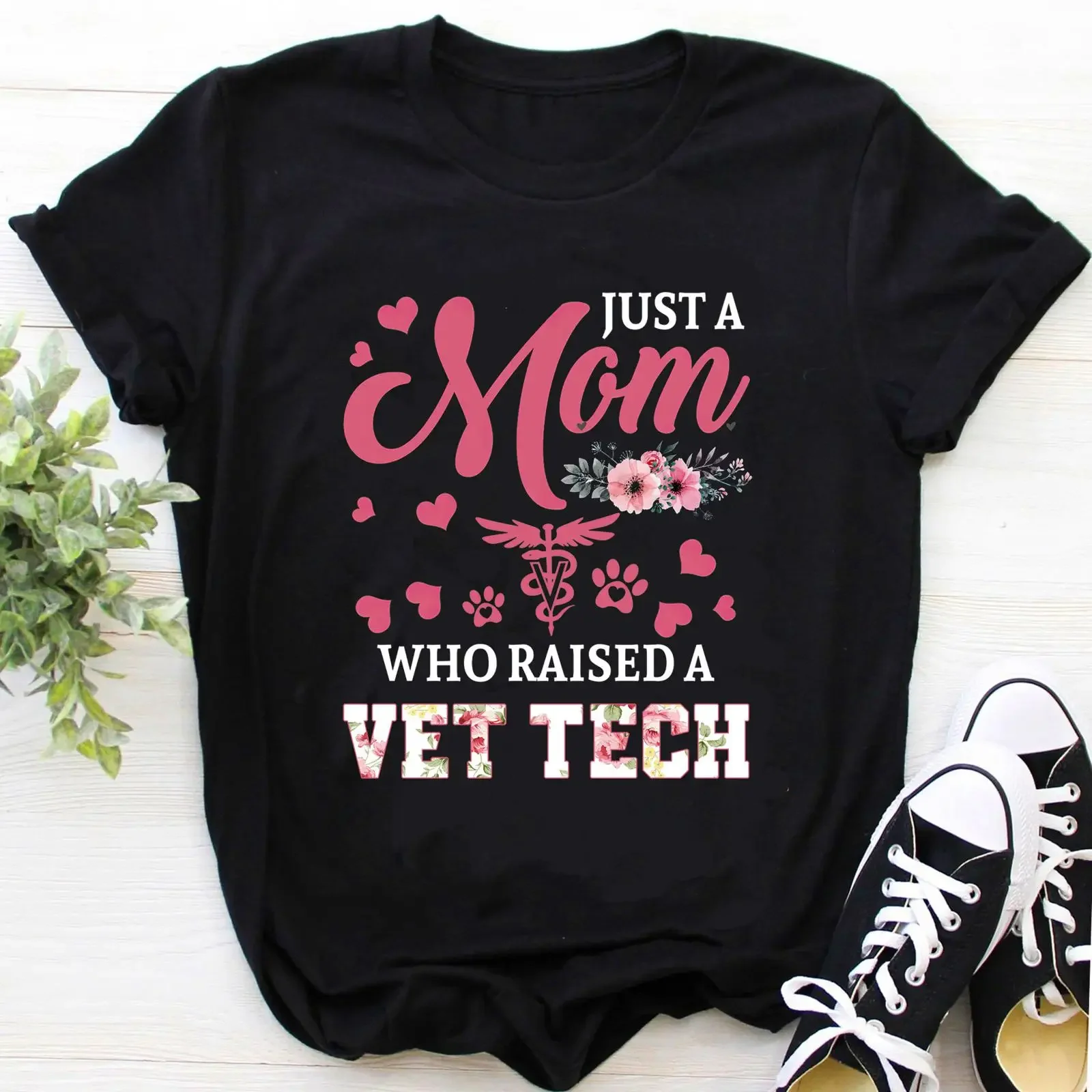 Just A Mom Who Raised Vet Tech Floral T Shirt Mothers Day for Casual   vintage Washed Soft Stylish Comfortable Slightly homme
