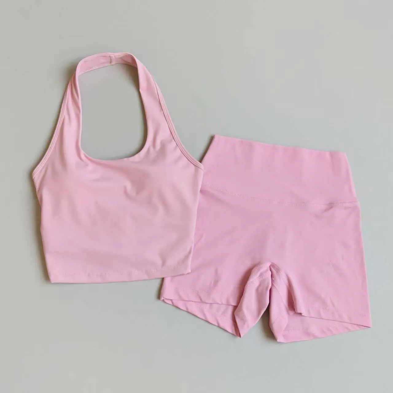 Sexy Yoga-Set mit Neckholder-Top, Pfirsichfarbenem Sport-BH und Hochgeschnittenen Shorts für Damen, Pilates, Yoga, Fitness, Trainings- und Gym-Set – Detail 8