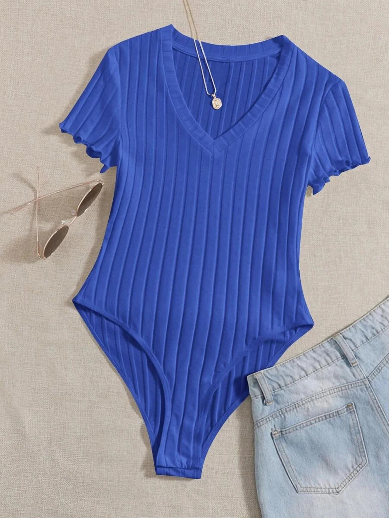 Neues kurzärmeliges, schmales T-Shirt mit V-Ausschnitt, sexy und vielseitiger, eng anliegender Jumpsuit. – Detail 30