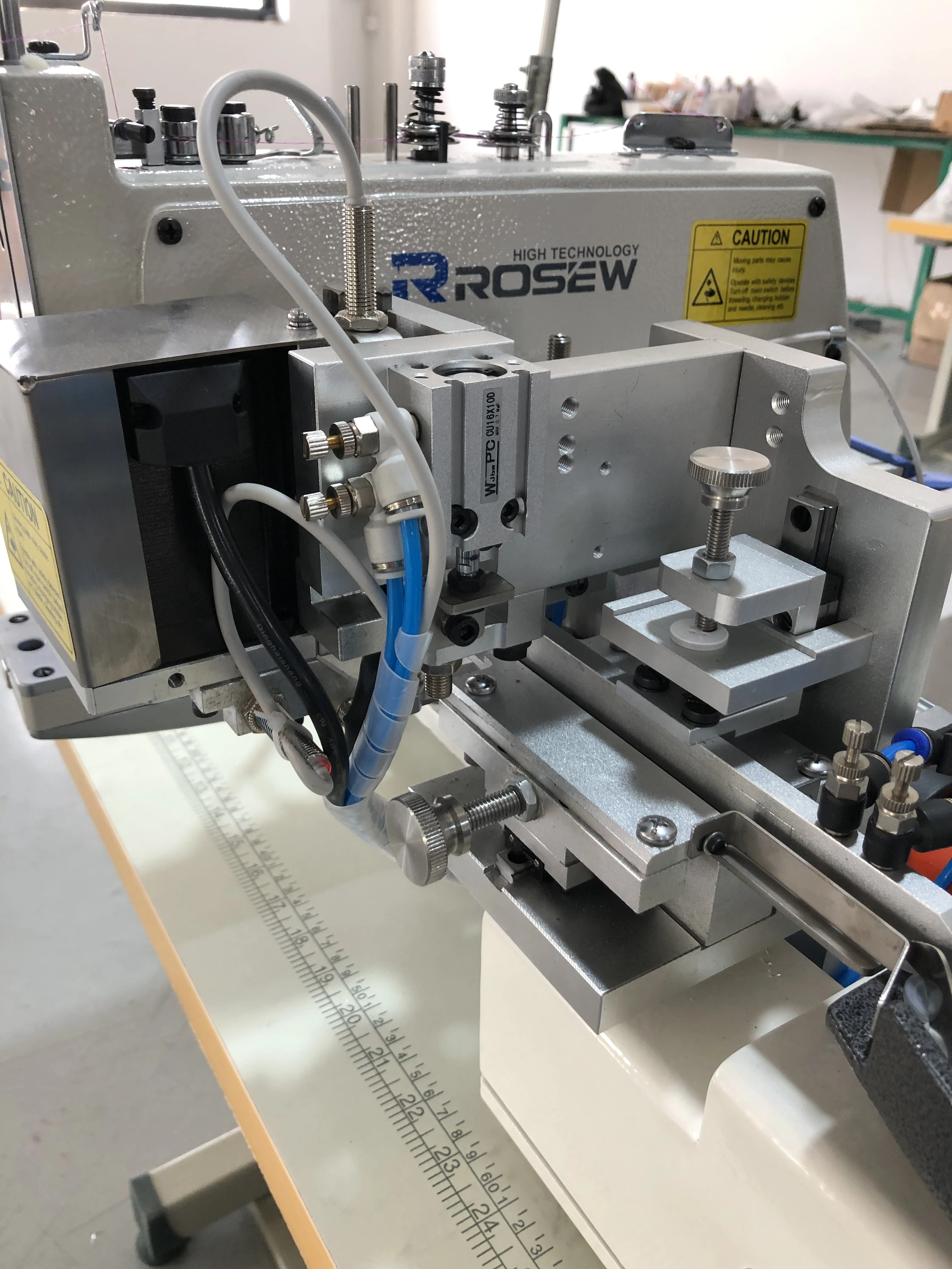 GC1377-AT آلة ربط زر التسمير الأوتوماتيكية الصناعية ذات السرعة العالية #3