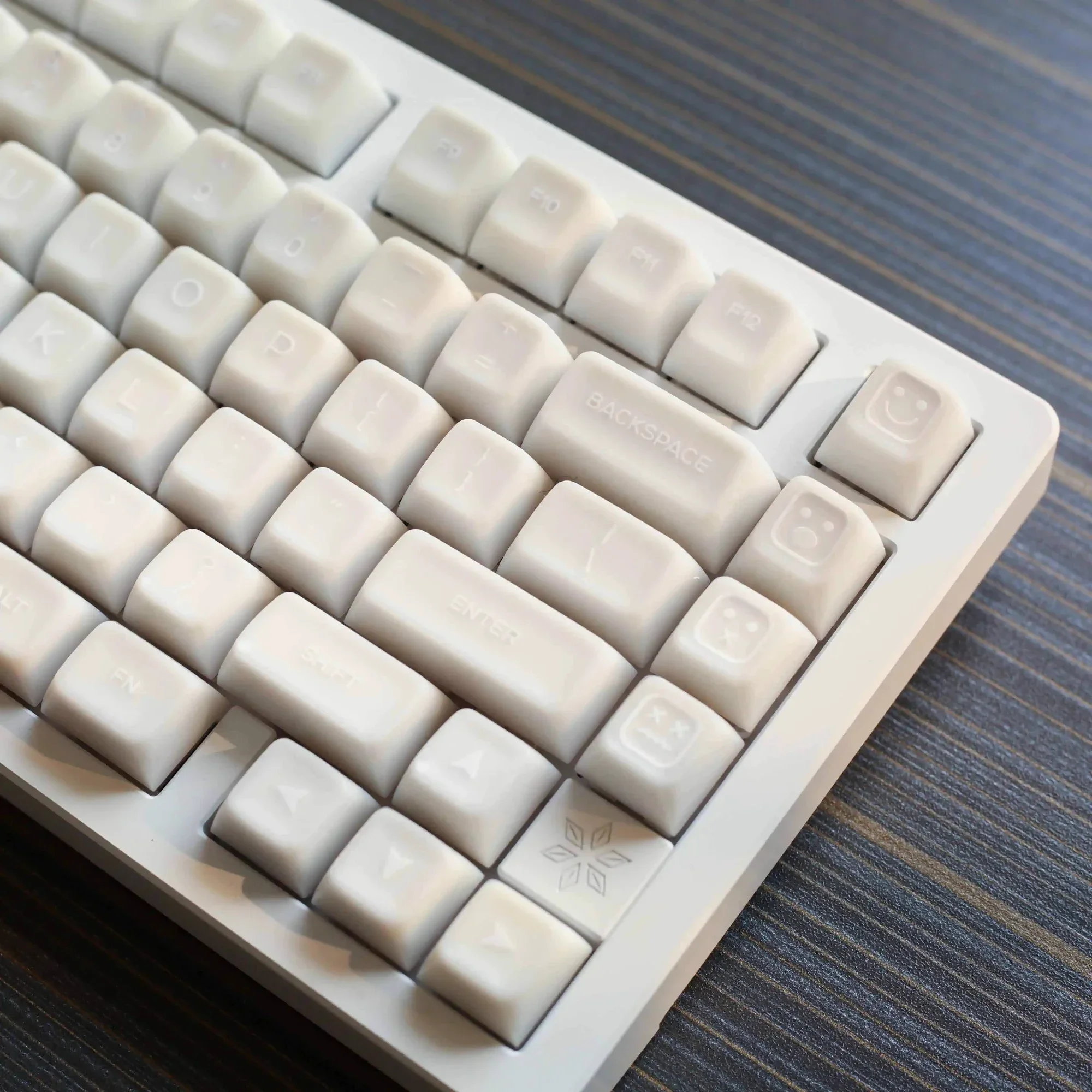 Marmor-Tastenkappe 142/160 Tasten Benutzerdefinierte SA PBT-Tastenkappen Milchweiße durchscheinende Tastatur-Tastenkappen für MX-Switches Gaming-Zubehör