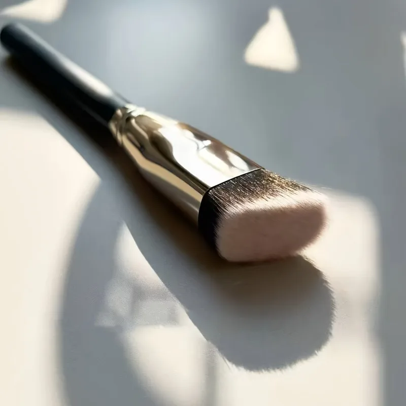 Professioneller Weitwinkel-Foundation-Pinsel mit Rechteckigen Borsten, Geeignet für Alle Hauttypen, Synthetisches Make-up-Werkzeug – Detail 4