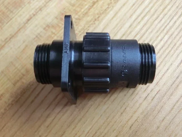 Te/amp211400-1ccpc1 circular connector 7P plug with additional male pin 13-7.