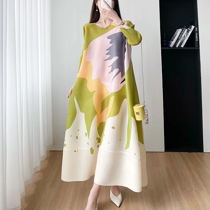 

Loose large size casual A-shaped dress for women's 2025 summer new pleated round neck printing niche