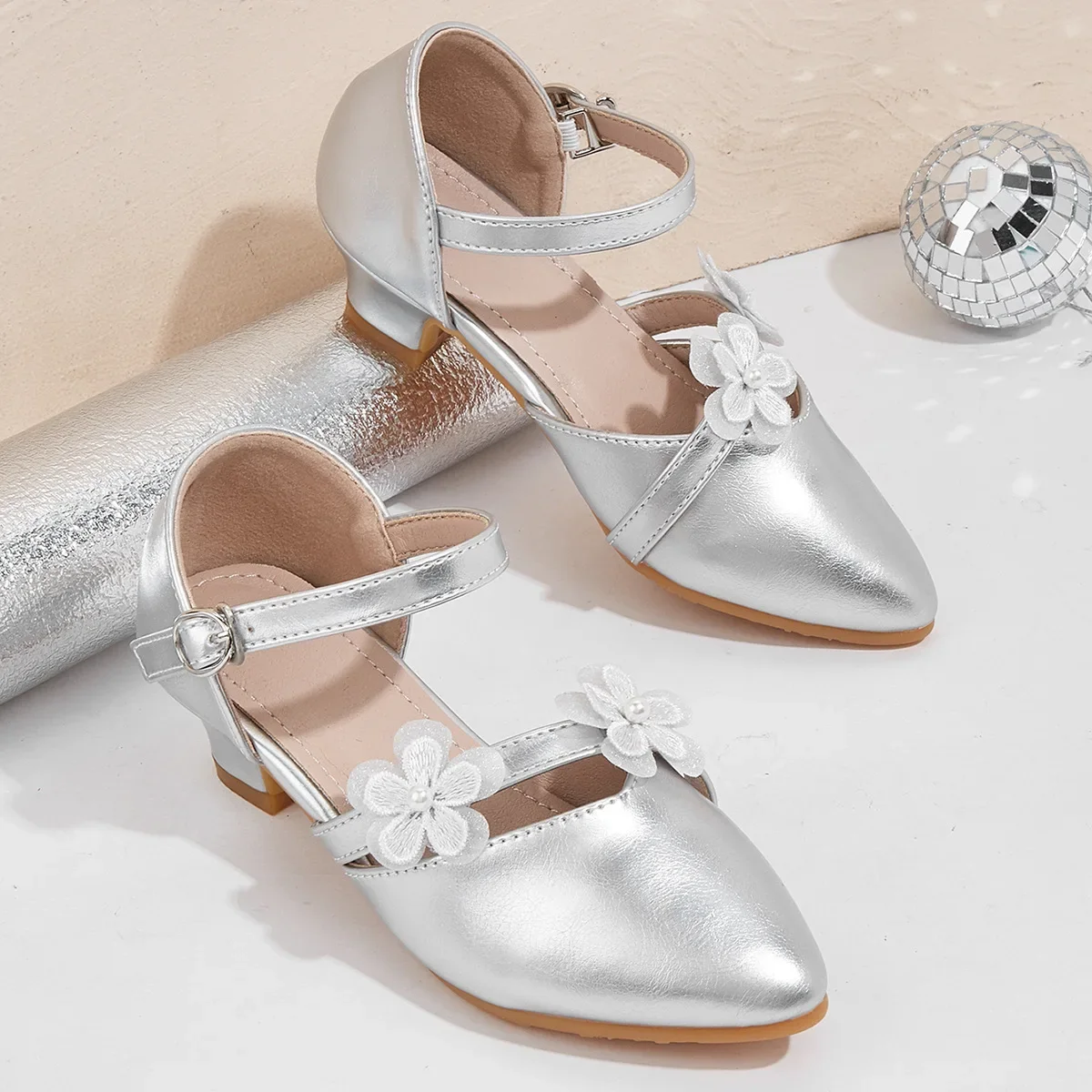 

2025 New Children's High Heels Silver Pointed Toe Fashion Flower Girls' Princess Sandals Kid's Performance Leather Shoes