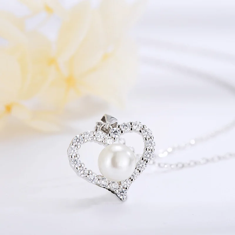 Cold wind pearl love necklace, a small number of high-grade sense of everything new 925 sterling silver clavicle chain