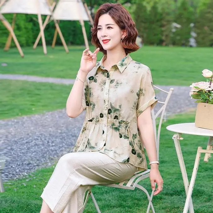 

Elegant Summer New Arrivals for Middle Aged and Elderly Women's Tops