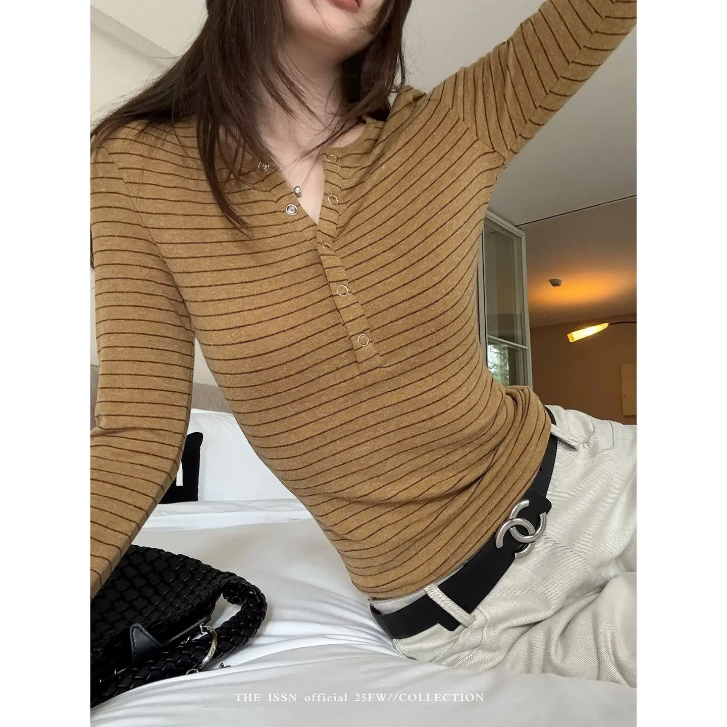 

Gagaok полуоткрытый воротник в полоску, облегающая футболка с длинными рукавами, весна-осень-зима, корейский утягивающий дизайн, базовая рубашка, модный топ