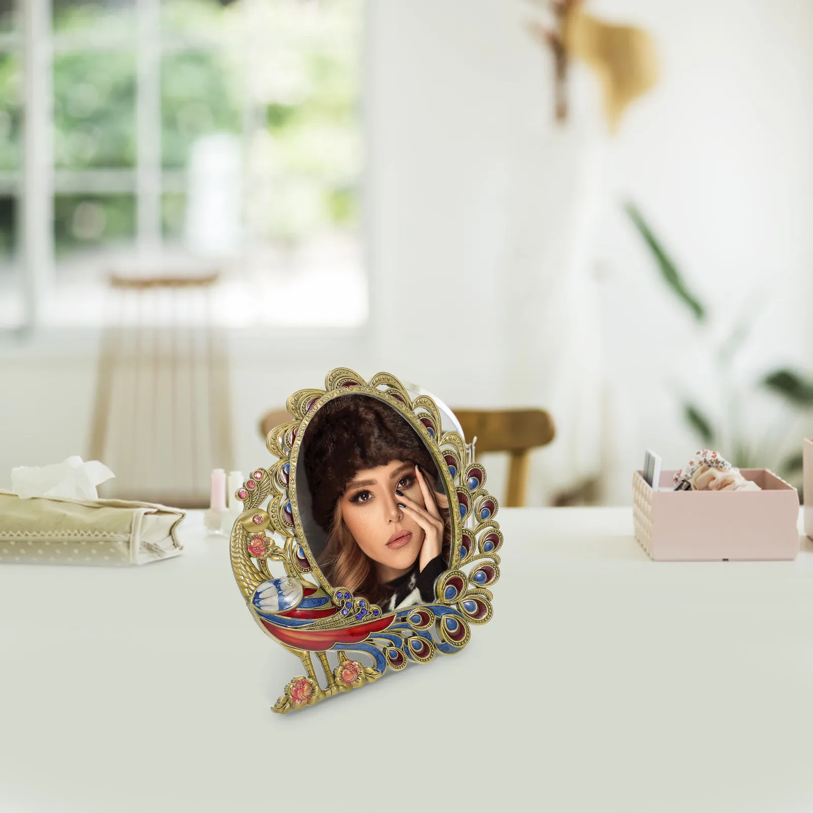 

Ретро-зеркало для макияжа с дизайном павлина, складное, портативное, для туалетного столика, рабочего стола, спальни, декоративное, удобное для путешествий