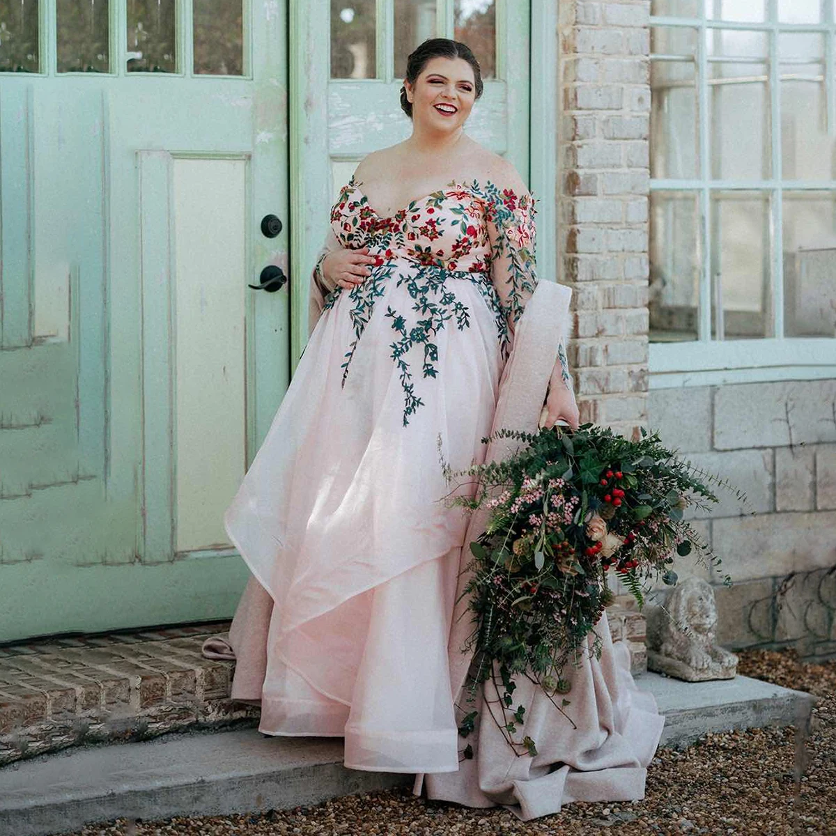 Off Shoulder Colorful Embroidery Lace Large Size Bridal Gowns Sweetheart Long Sleeves Princess Customzied Wedding Ball Gowns