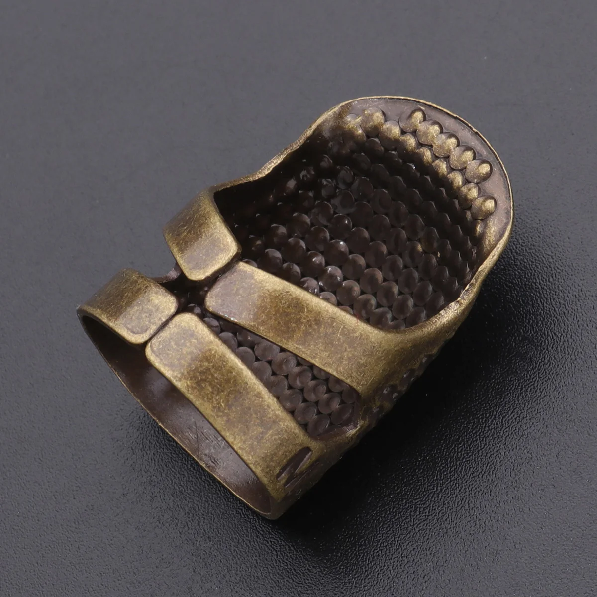 

Adjustable Vintage Metal Sewing Thimble Open Side Copper Finger Protector Dimpled S Resistance Diy Craft Tool Canvas