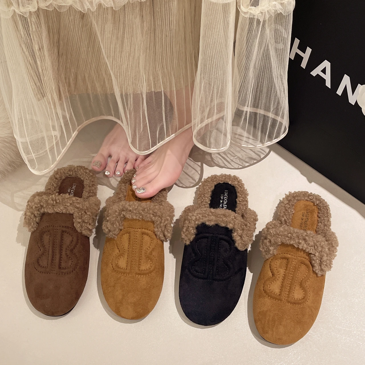 Women's Fashion Lambswool Fleece Lining Casual Baotou Slippers Retro Best-selling Round-headed Half Slippers in Autumn Winter