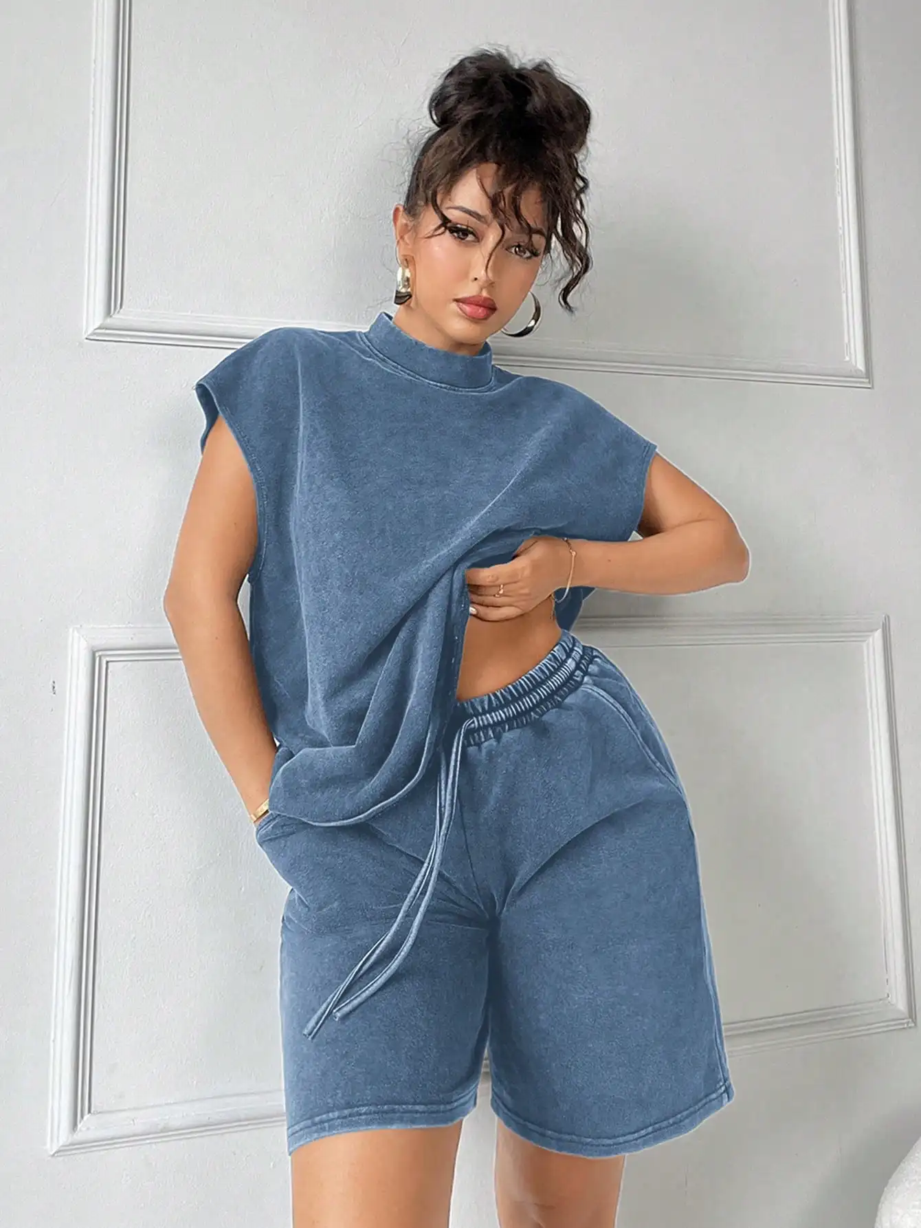 

Комплект из 2 предметов: повседневный топ с воротником-стойкой и коротким рукавом и шорты