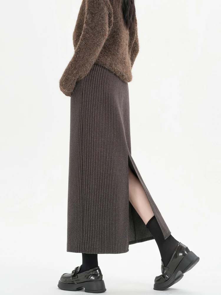 تنورة نسائية محبوكة بنصف تنورة لخريف وشتاء 2025 جديدة عالية الخصر نحيفة غير رسمية ومتعددة الاستخدامات بفتحة خلفية على شكل حرف A تنورة طويلة