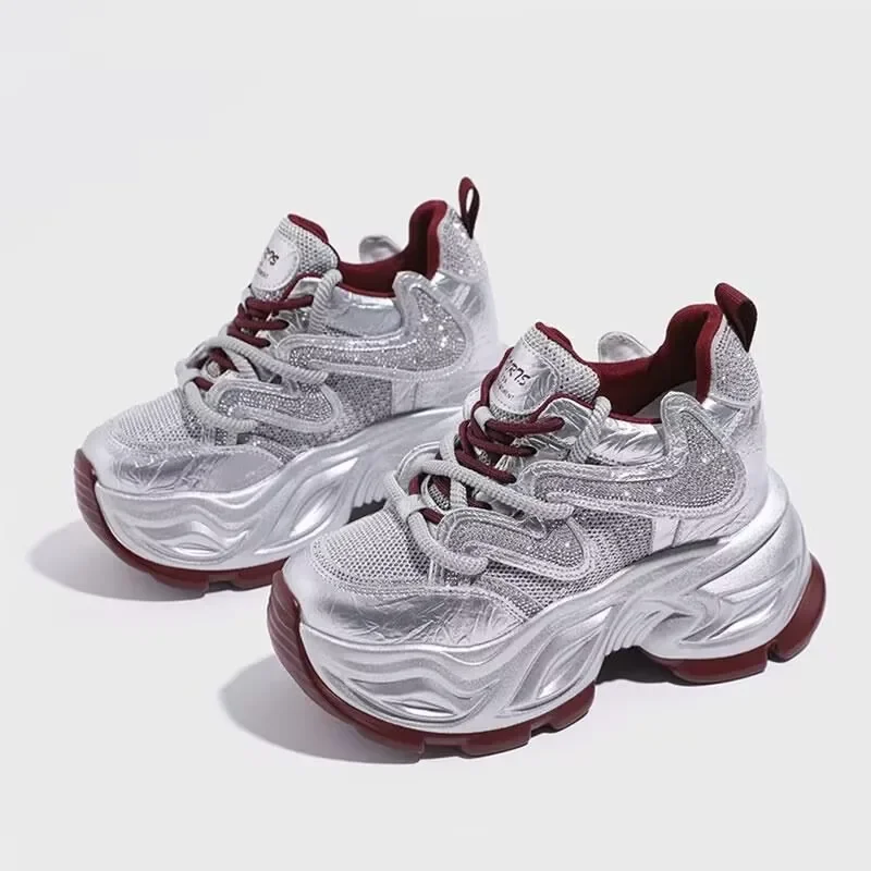 Женские модные кроссовки, новые сетчатые кроссовки с дышащей шнуровкой, повседневная обувь для маленьких людей, удлиняющие одиночные туфли на толстой подошве