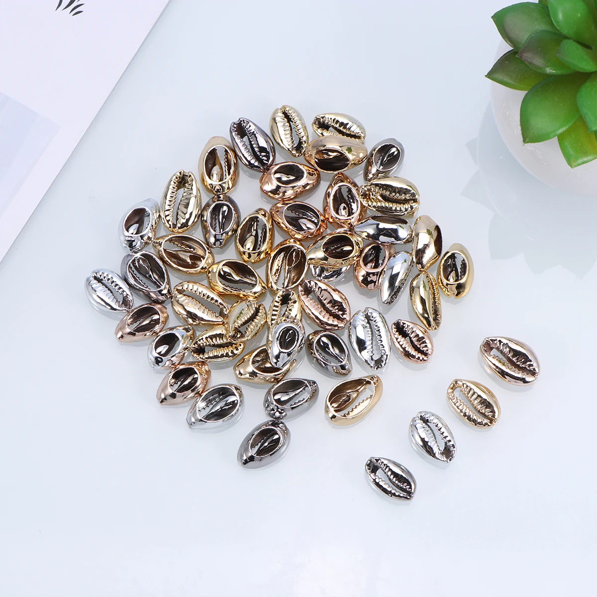 

50 Pcs Metal Shell Pendant DIY Jewelry Accessories Bracelet Making Tool Cowrie Shells Beads Electroplated Craft Travel