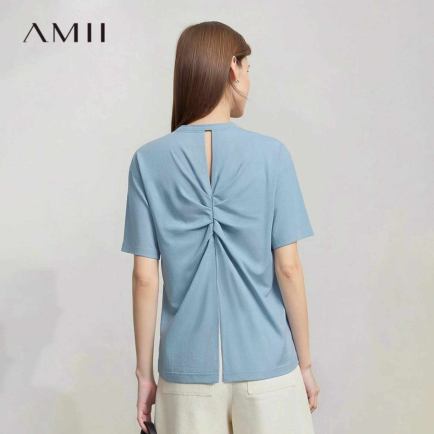 

Amii Women's T-Shirt 2026 Summer New O-Neck Drop Shoulder Women's Short Sleeve Tee Loose Printed Cutout Back Slit Top 12622039