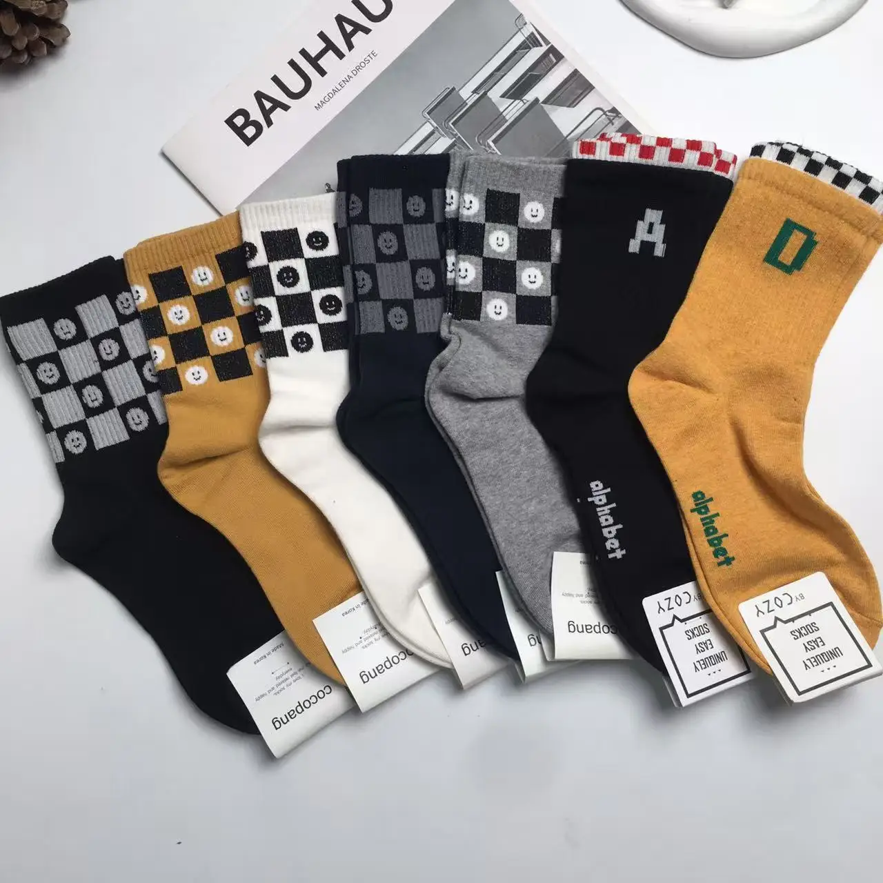 Designer socks Cartoon Checkerboard-style smiling face Men's Socks Cotton Harajuku Style Sport Boys Breathable Christmas Gift