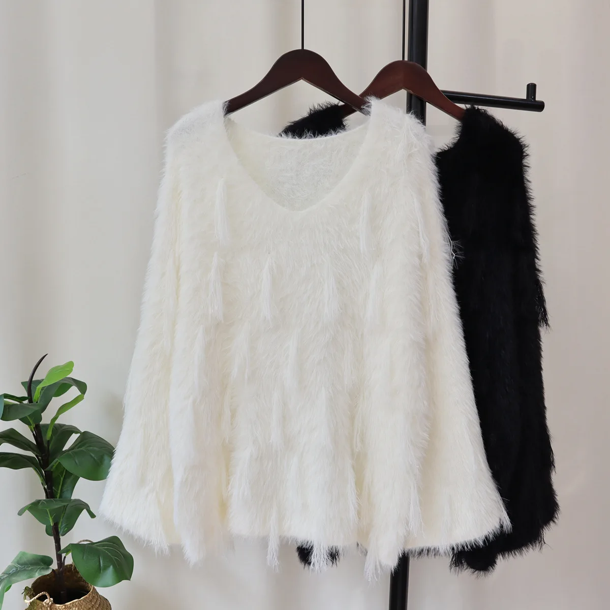 

Autumn Winter New Fashion Women's Solid Color Casual Trendy Loose Tassels V-neck Long Sleeve Knitted Pullovers Female Sweaters