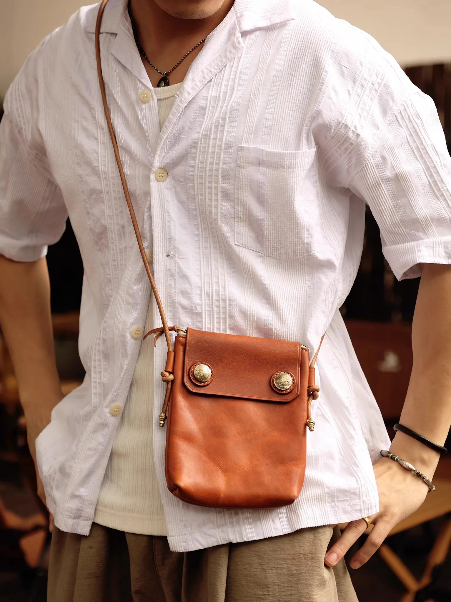 PNDME fashion handmade brand vegetable tanned cowhide men's small phone shoulder bag daily genuine leather mini crossbody bag