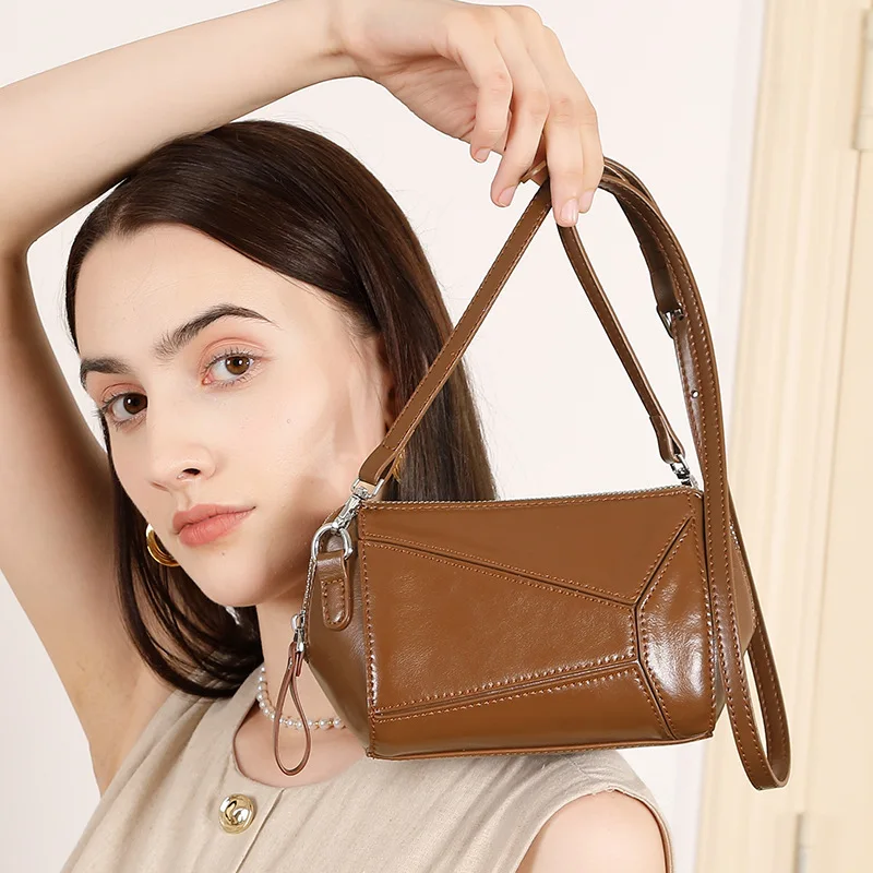

Retro Geometric Splicing Women's Bag, Premium 2025 New Genuine Leather Bag, Versatile Fashion Single Shoulder Crossbody Bag